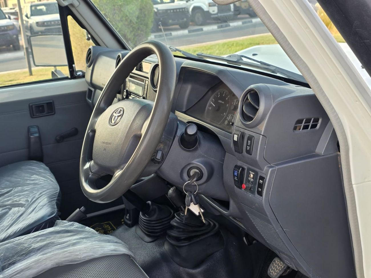 Toyota Land Cruiser Pick Up DIESEL 4.5 LITER ,RIGHT HAND DRIVE MANUAL GEAR