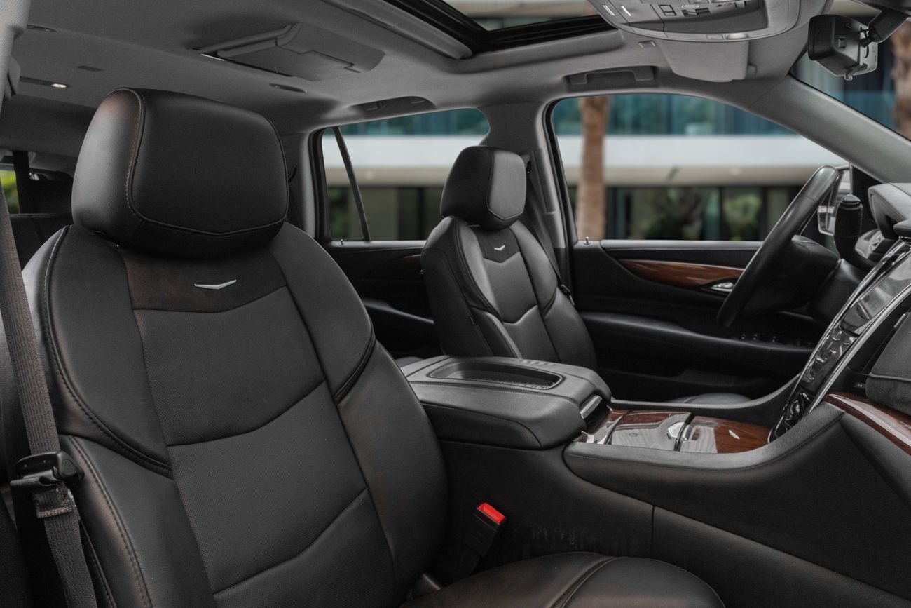 Cadillac Escalade Escalade Platinum | 2,419 P.M | 0% Downpayment | Adaptive Cruise!