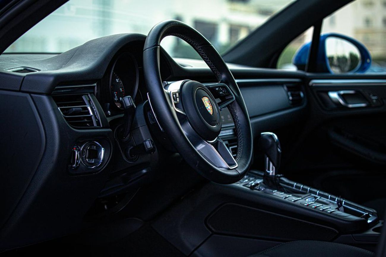 Porsche Macan Std 2.0L (260 HP) Std 2.0L - CLEAN TITLE