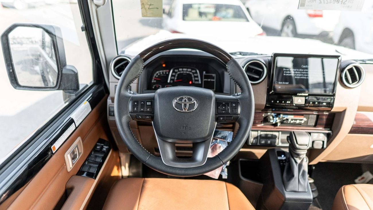 تويوتا لاند كروزر 70 2026 Toyota Land Cruiser LC76 2.8L AT Diesel (Black-Brown)