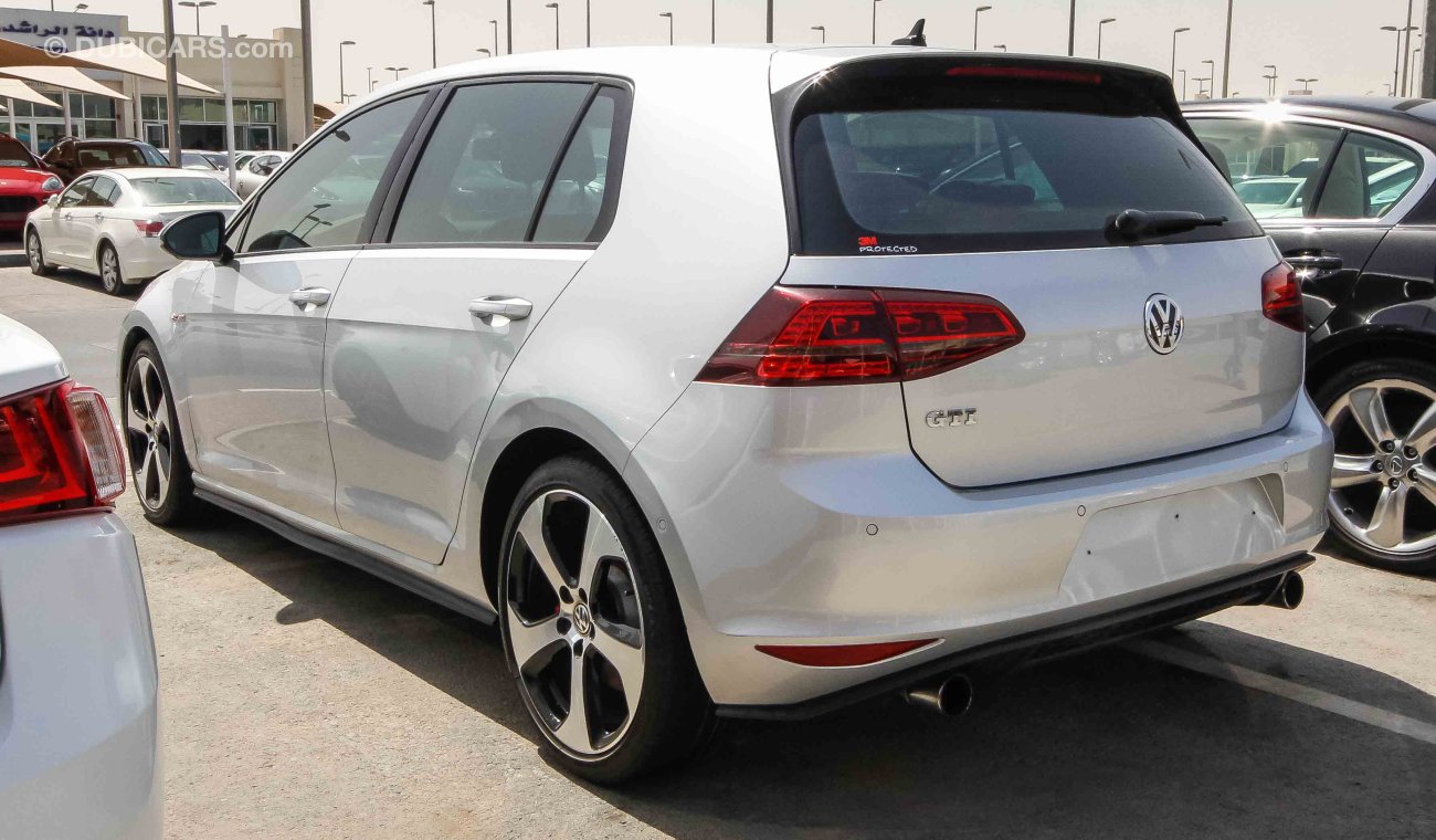 Volkswagen Golf GTI