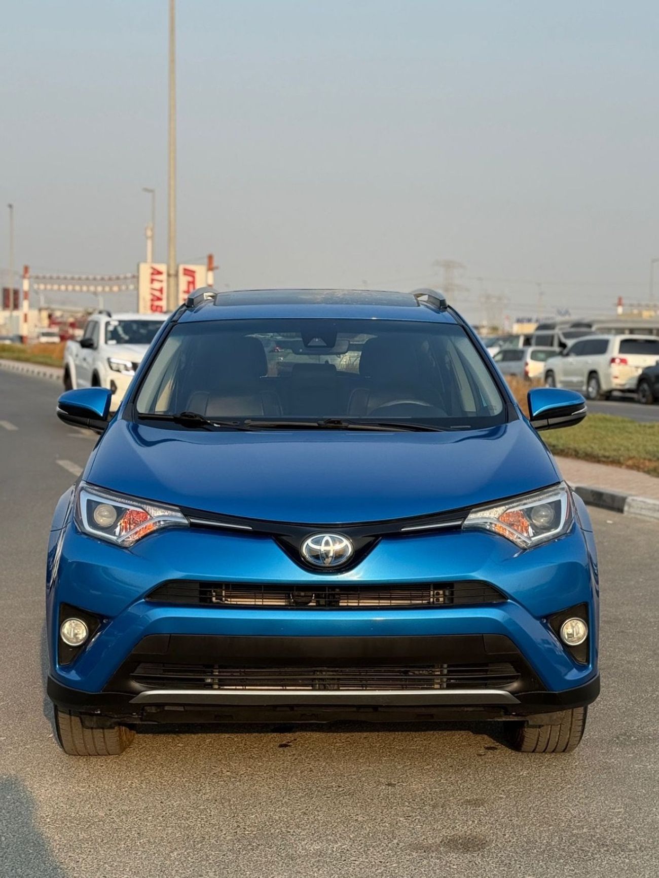 Toyota RAV4 XLE 2.5L Hybrid