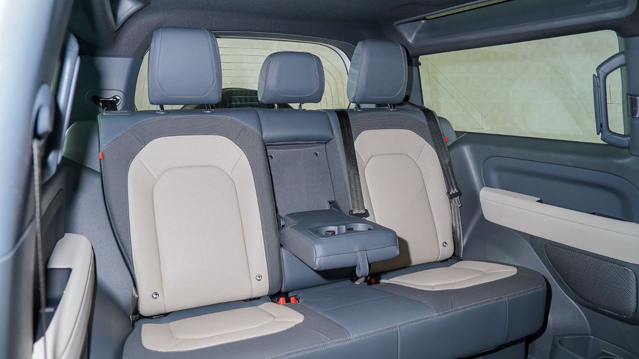 Land Rover Defender 90 X-Dynamic SE P400 3.0L | AED 4,767 PM | Warranty June-2028 | GCC