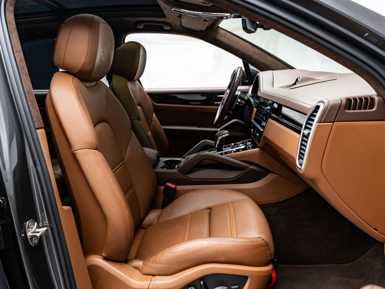 Porsche Cayenne Base 2023 Porsche Cayenne, April 2028 Porsche Warranty, Full Service History, Low KMs, GCC