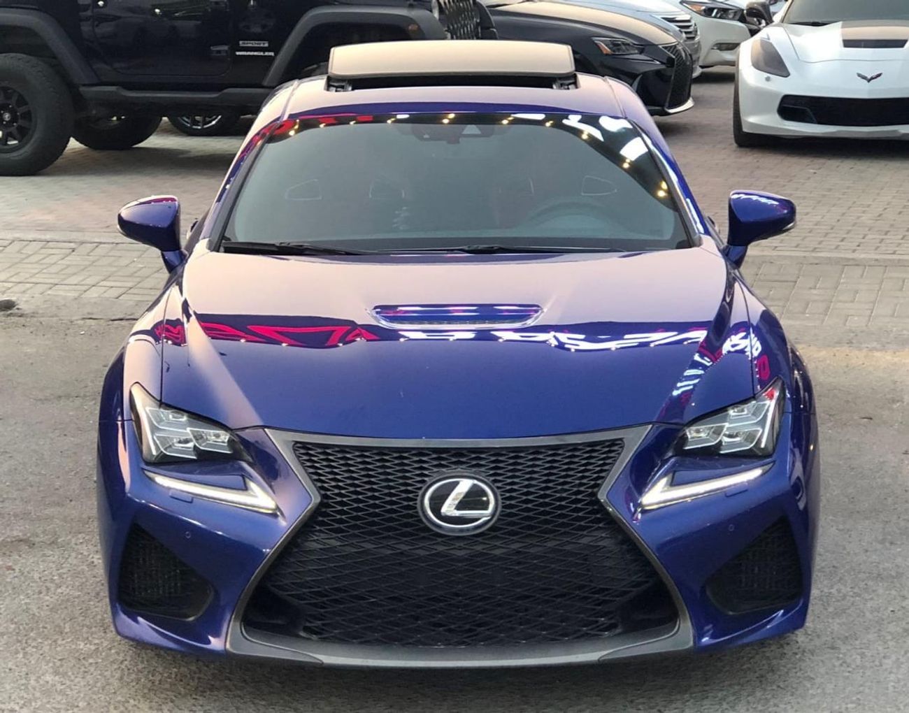 لكزس RC F بلاتينوم