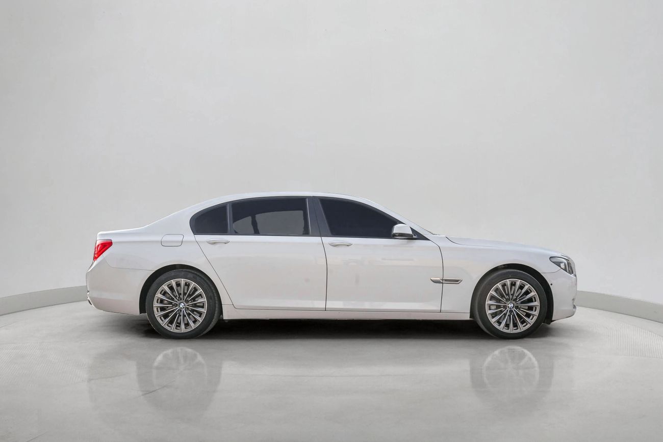BMW 750Li 4.4L