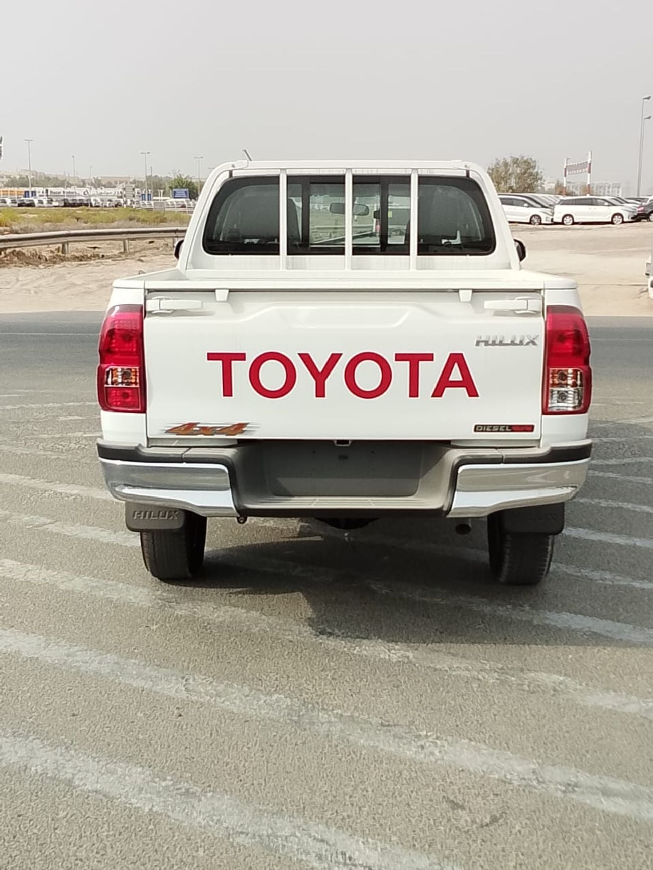 Toyota Hilux DLX Toyota Hilux 2.4 MT basic 4x4 2026 GCC