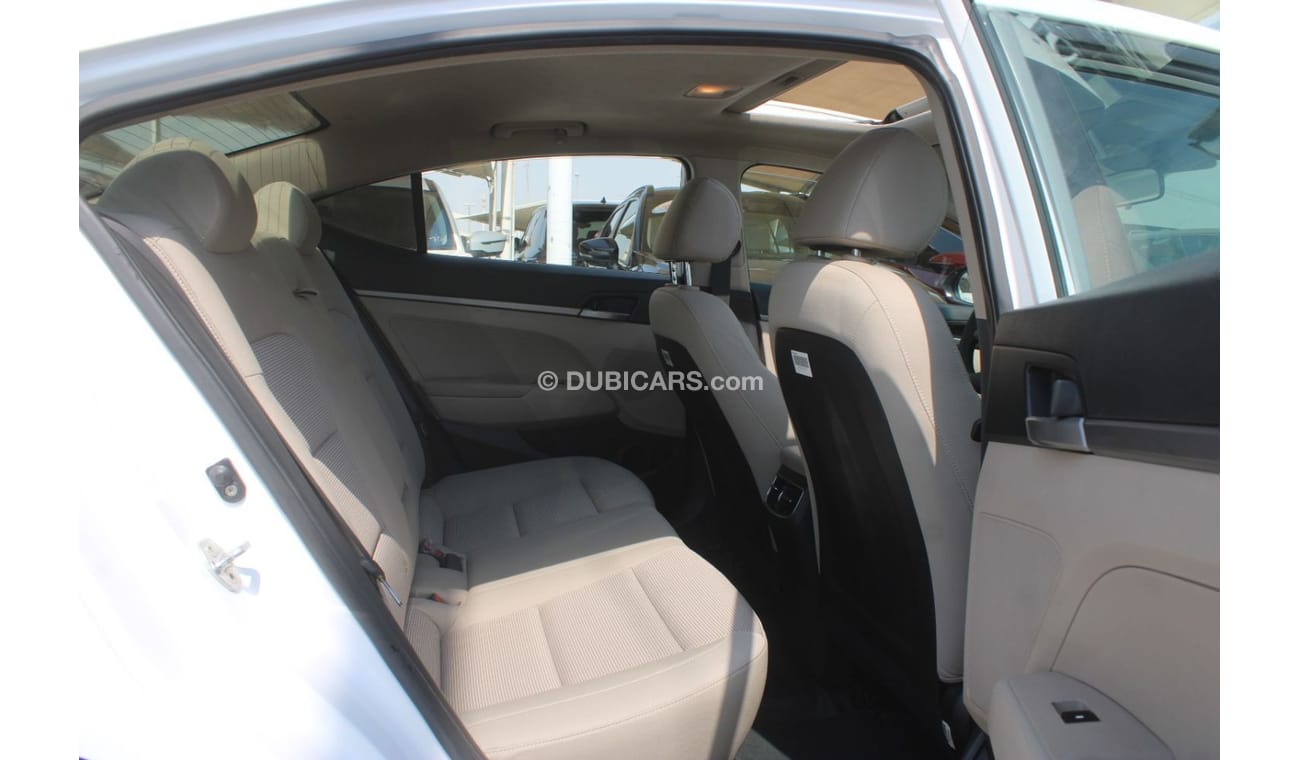 Hyundai Elantra GL High HYUNDAI ELANTRA 2017 - FULL OPTION - ENGINE 1600 CC - ACCIDENTS FREE - GCC