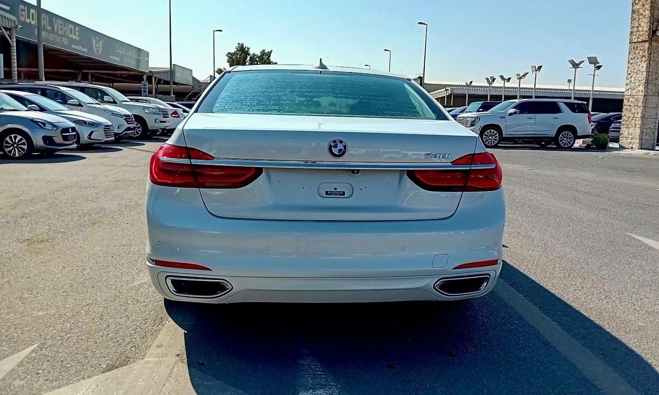 BMW 740i 