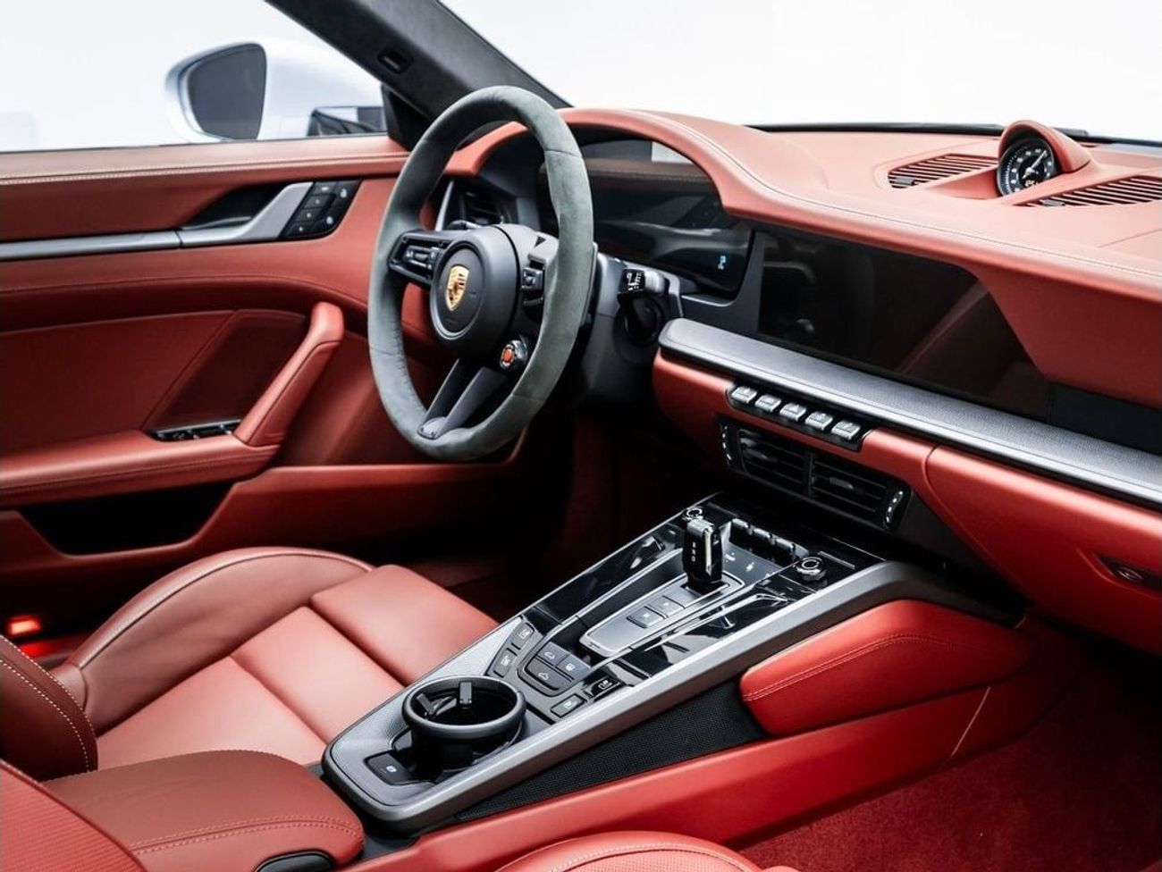 بورش 911 2025 Porsche Carrera, 2026 Porsche Warranty, Aero Kit, Very Low KMs, GCC