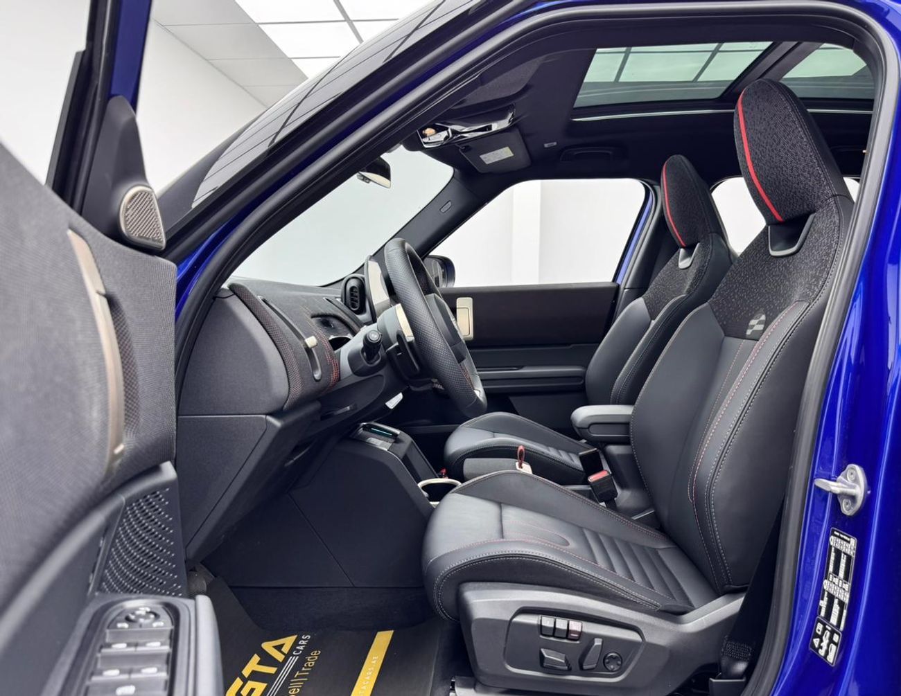 ميني كوبر إس كونتري مان 2025 Mini Cooper Countryman S Jcw Kit, Mini Warranty+Service Contract+Full Mini Service History, GCC