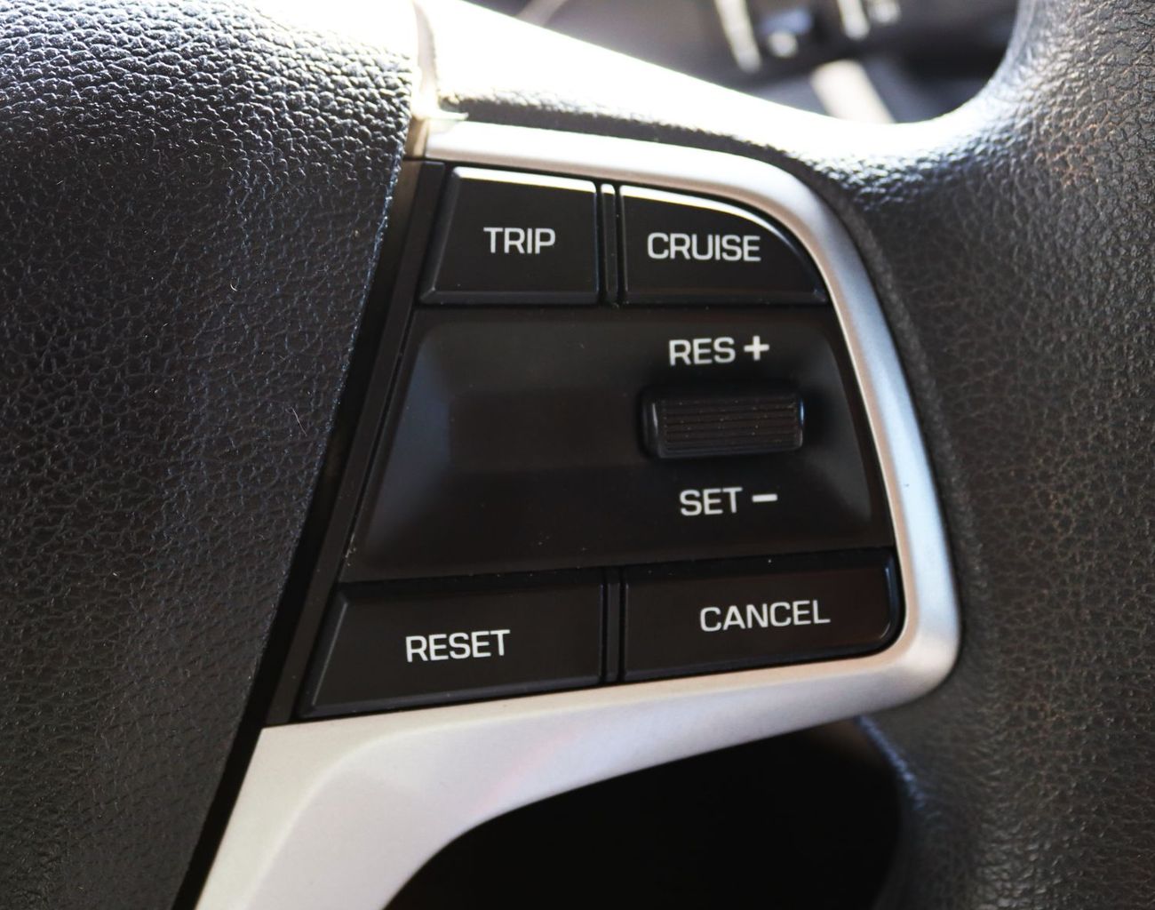 هيونداي أكسنت هيونداى أكسنت 2023 خليجى بدون حوادث محرك 1.6L ممشى قليل بحاله ممتازه