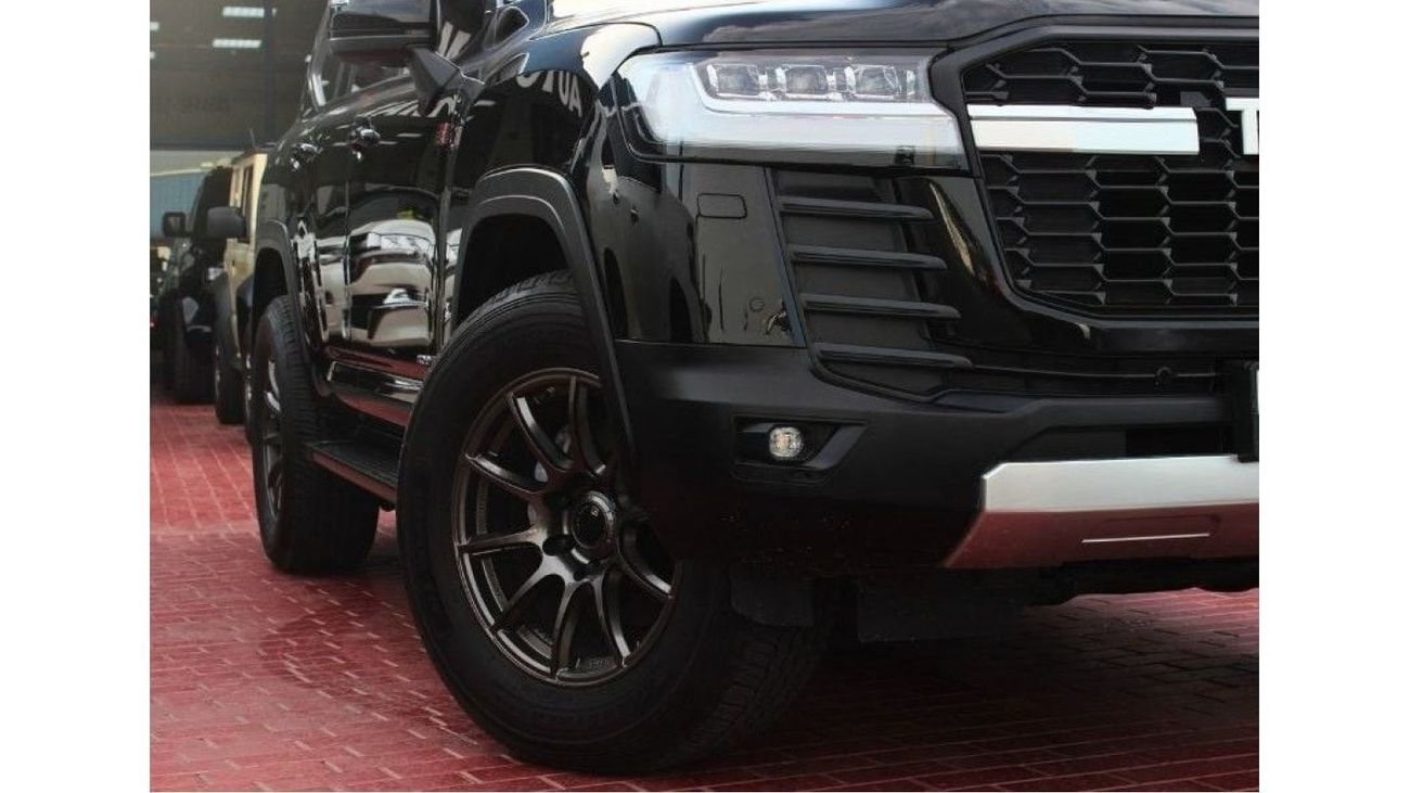 تويوتا لاند كروزر V6 4.0L, Mid Option Convert To GR Sport ,GCC