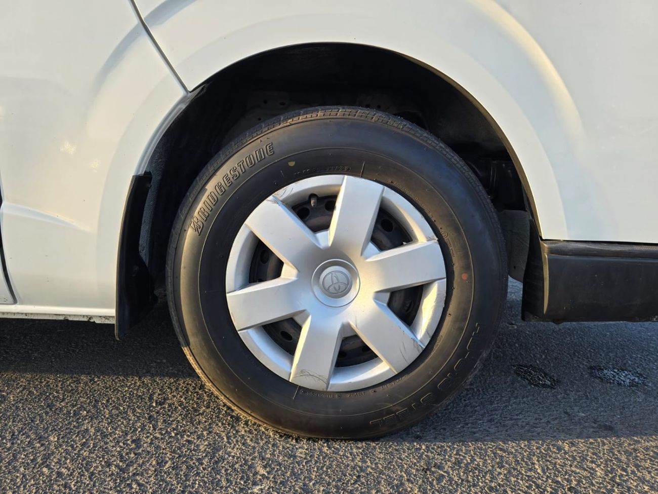 تويوتا هاياس TOYOTA HIACE COMMUTER VAN RHD 2018 MODEL 3.0 L DIESEL AUTOMATIC(PM22105)