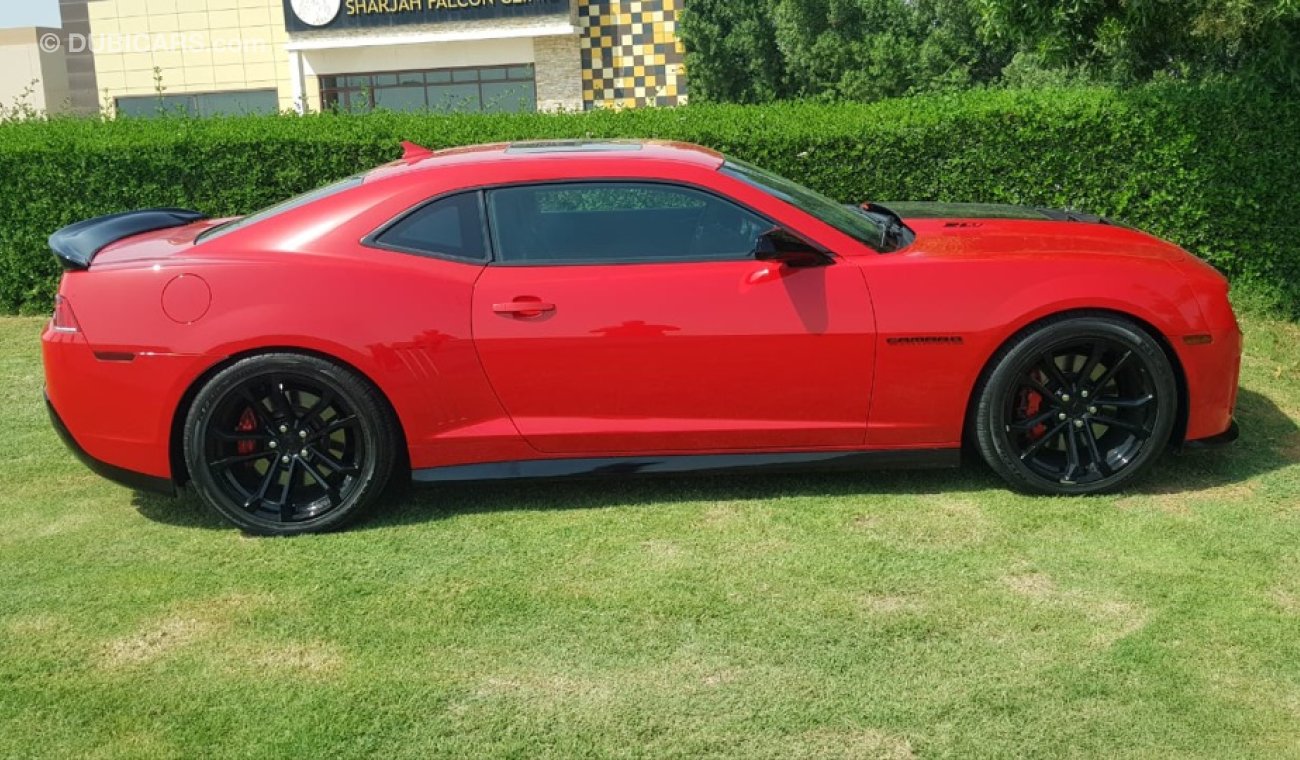 Chevrolet Camaro Chevorlet comaro ZL1 mode2014 GCC  car prefect condition