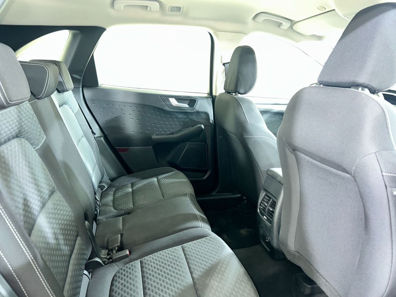 Ford Escape 1.5T Ambiente E1021 / FREE Insurance + Registration / AL TAYER MOTORS / AL QOUZ SHOWROOM