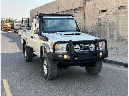 Toyota Land Cruiser Pick Up