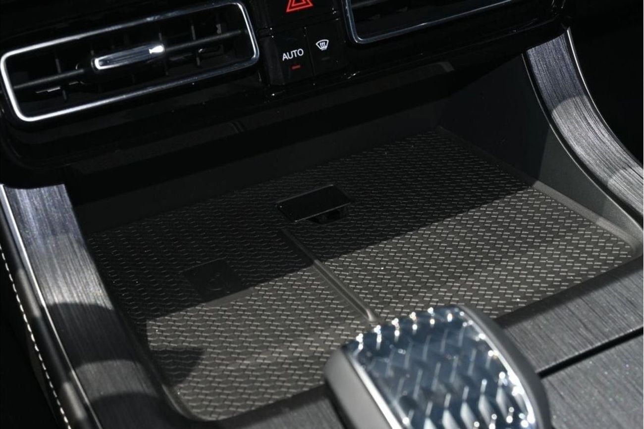 جي إي سي GS 8 GAC GS8 2.0L Turbo, 4WD, 8 Speed AT, 7 Seater, Color Grey, Model 2024