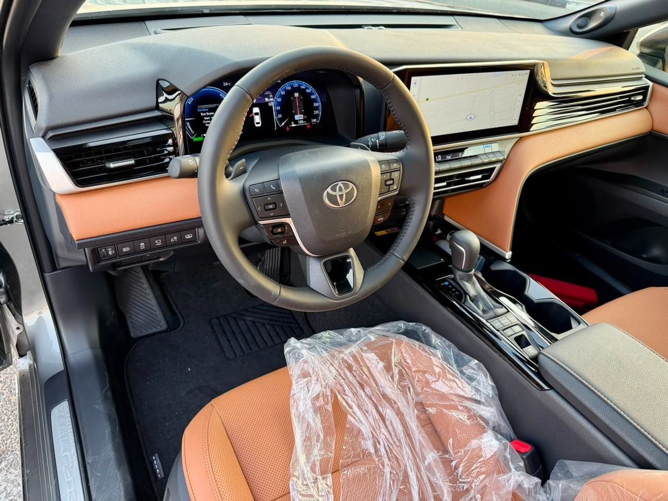 Toyota Camry Toyota Camry Limited HEV 2.5L Gray 2026 Al Futtaim Specs