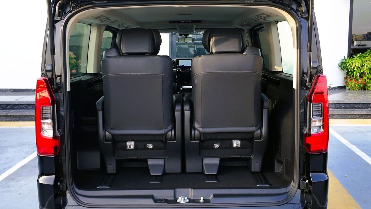 Toyota Granvia TOYOTA GRANVIA 2.8L Premium 2.8L diesel  Automatic Transmission 2025