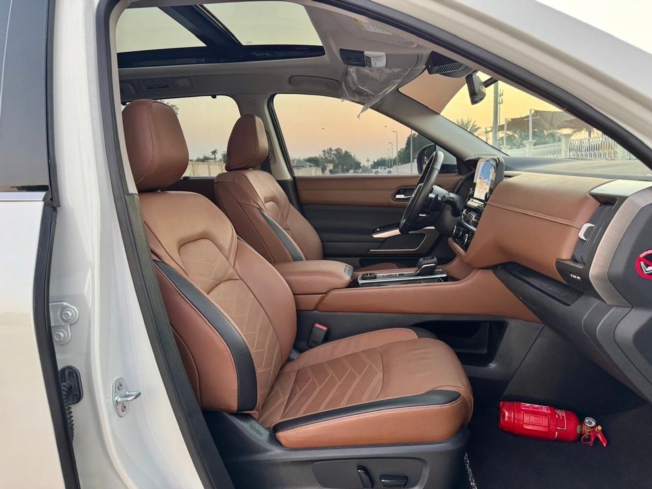 نيسان باثفايندر Pathfinder SL full option top of range GCC. Specs. Free accident.