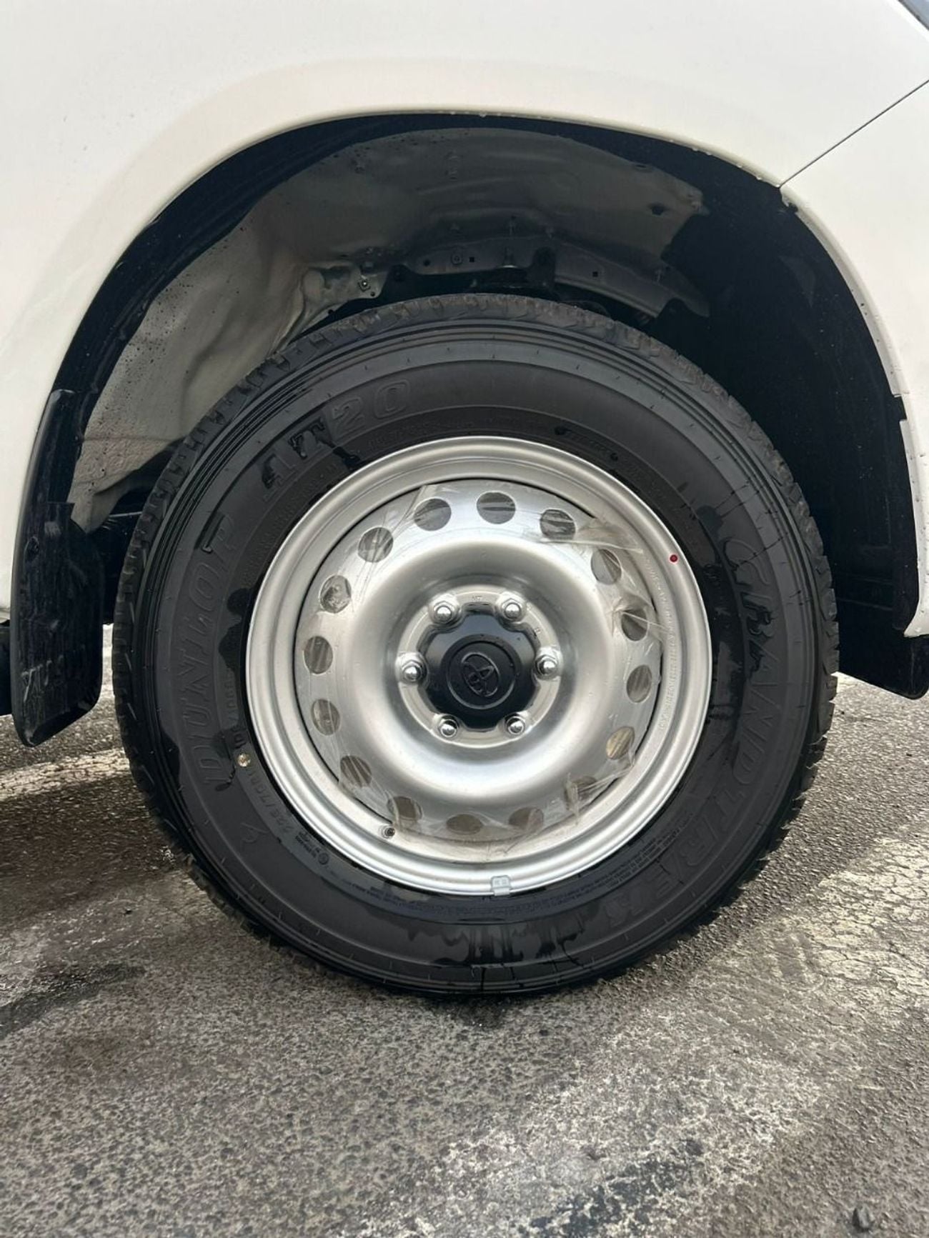 Toyota Hilux DLX 2.7L PTR OMAN AUTOMATIC BASIC