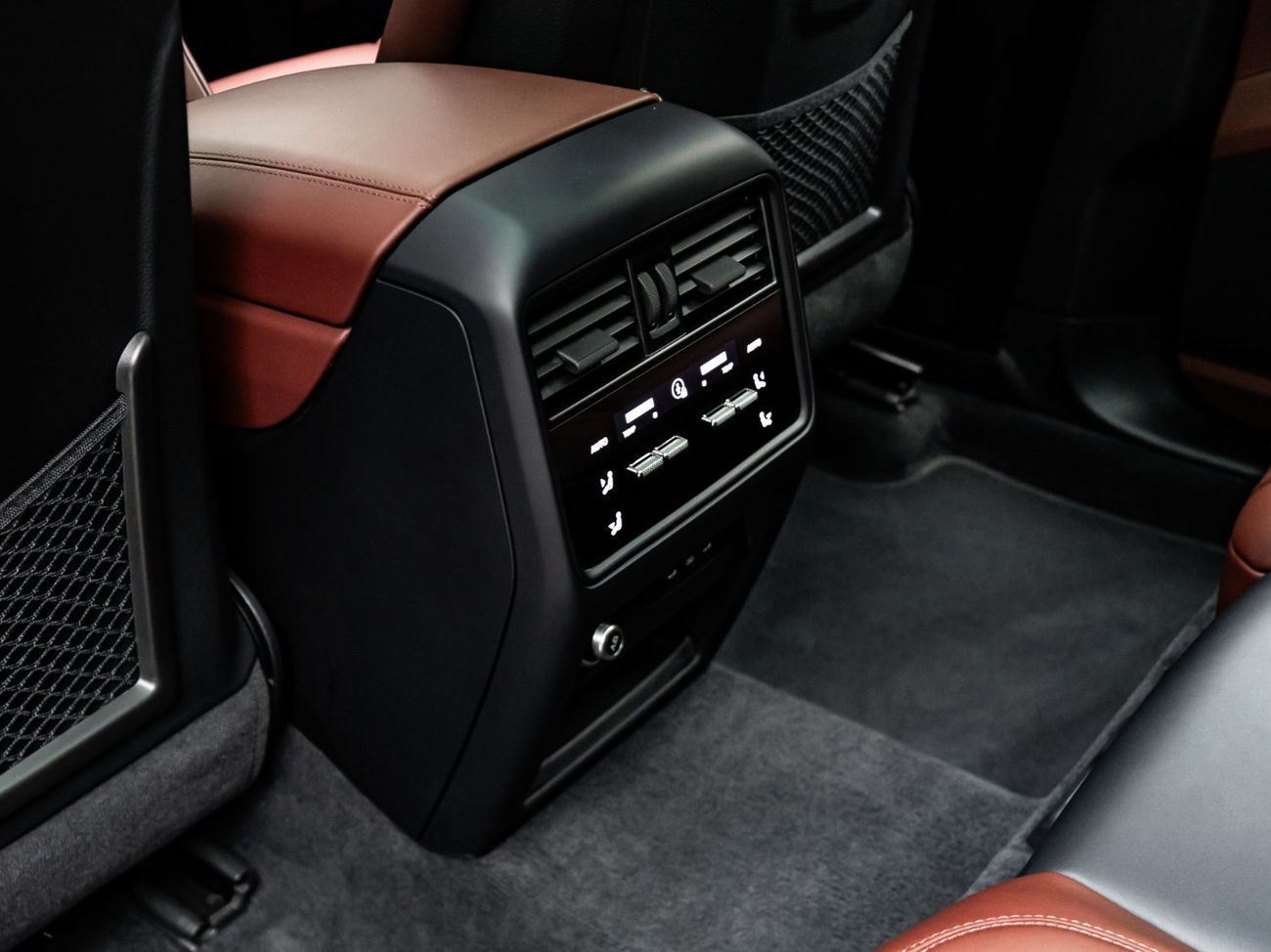 بورش كايان Base