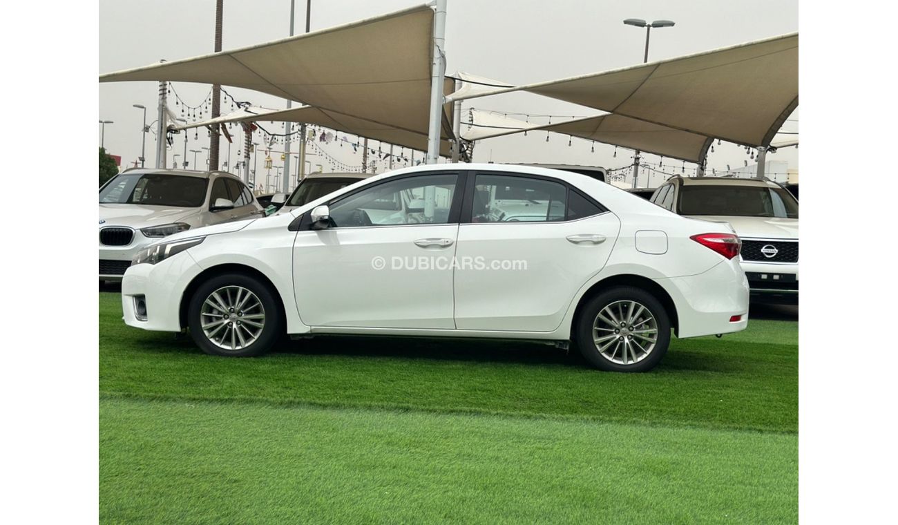Toyota Corolla SE+ MODEL 2015 GCC CAR PREFECT CONDITION INSIDE AND OUTSIDE FULL OPTION SEplus Full electric control