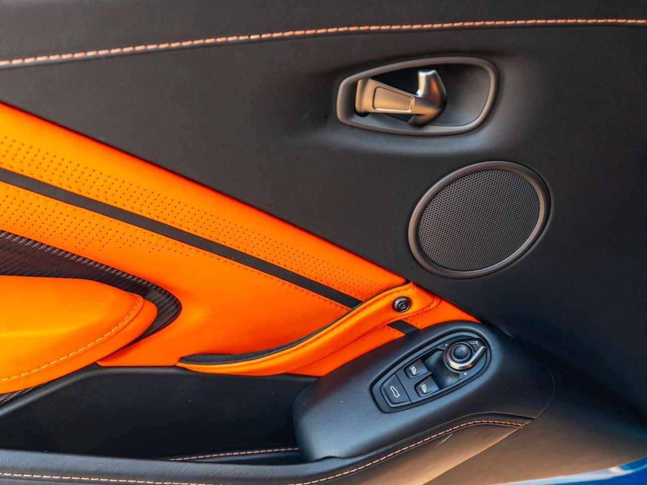 Aston Martin Vantage S