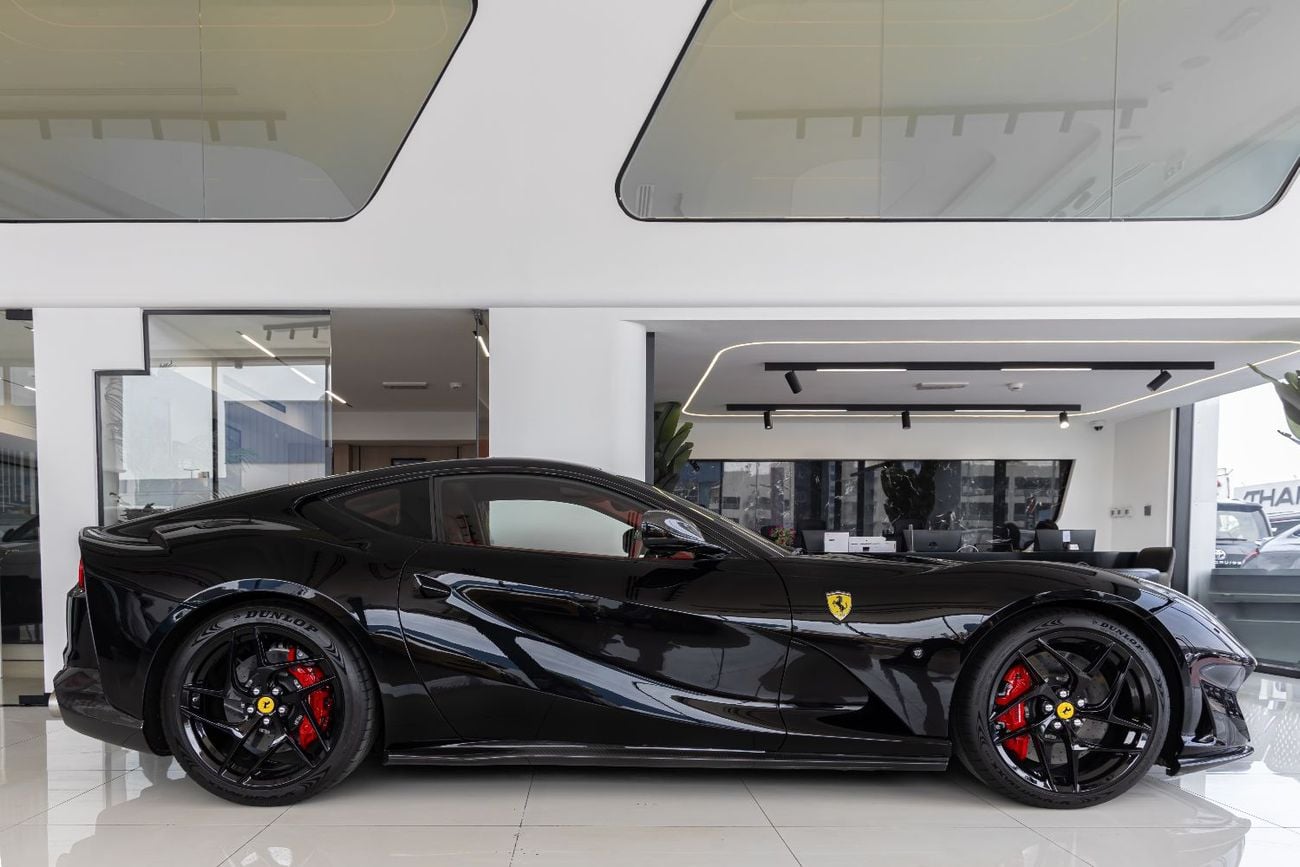 فيراري 812  سوبرفاست Ferrari 812 Superfast |  GCC Specs | Fully Carbon Fiber | Ceramic Brakes | Low Mileage | 2018