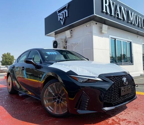 لكزس IS 300 لكزس IS300 اف سبورت 2.0 لتر سيدان دفع خلفي موديل 2021 لون اسود