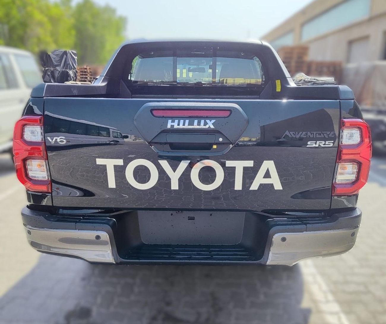 Toyota Hilux NEW TOYOTA HILUX 4.0 DC 4WD ADVENTURE A/T 2025 MODEL