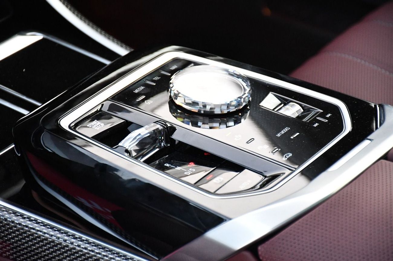 بي أم دبليو 735i BMW 735I  M KIT 2026  GCC