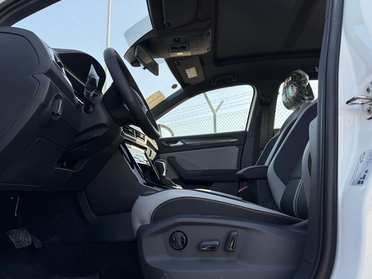 فولكس واجن T ROC 300TSI Black Edition 1.5L Petrol 2025 Export Price @ 72,500 AED