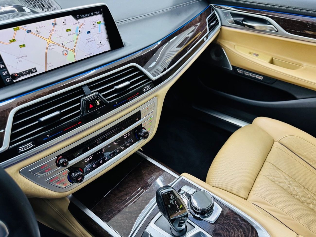 بي أم دبليو 750Li M Sport 4.4L (523 HP)