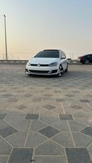 Volkswagen Golf R 2.0L (290 HP)