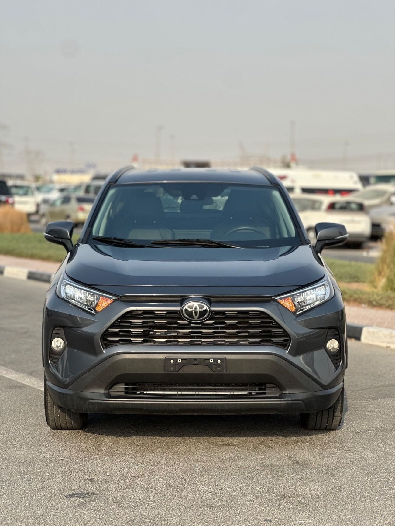 Toyota RAV4 XLE 4WD push start,leather seats 2021