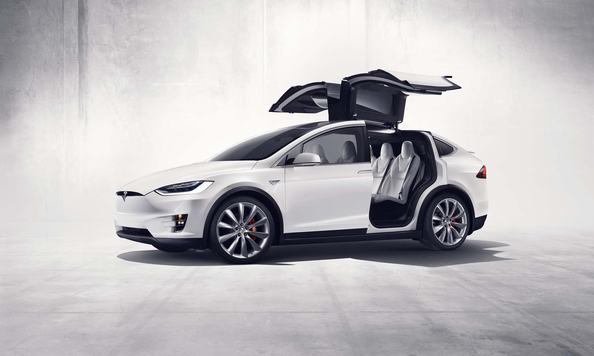 Tesla Model X exterior - Front Left Angled
