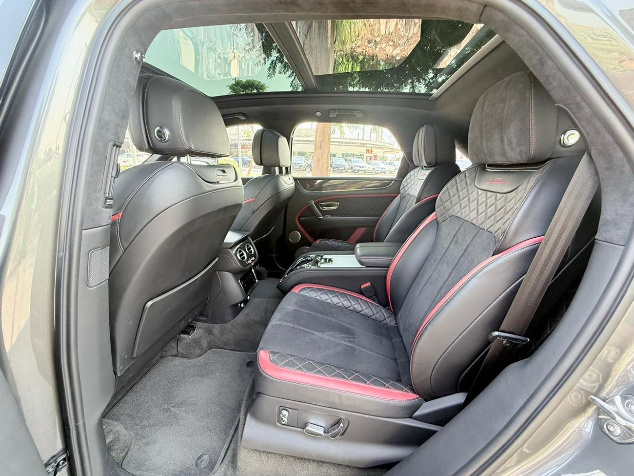 Bentley Bentayga BENTLEY BENTAYGA W12 SPEED | GCC SPECS | YEAR : 2020 | F.S.H WITH AGENCY | UNDER WARRANTY