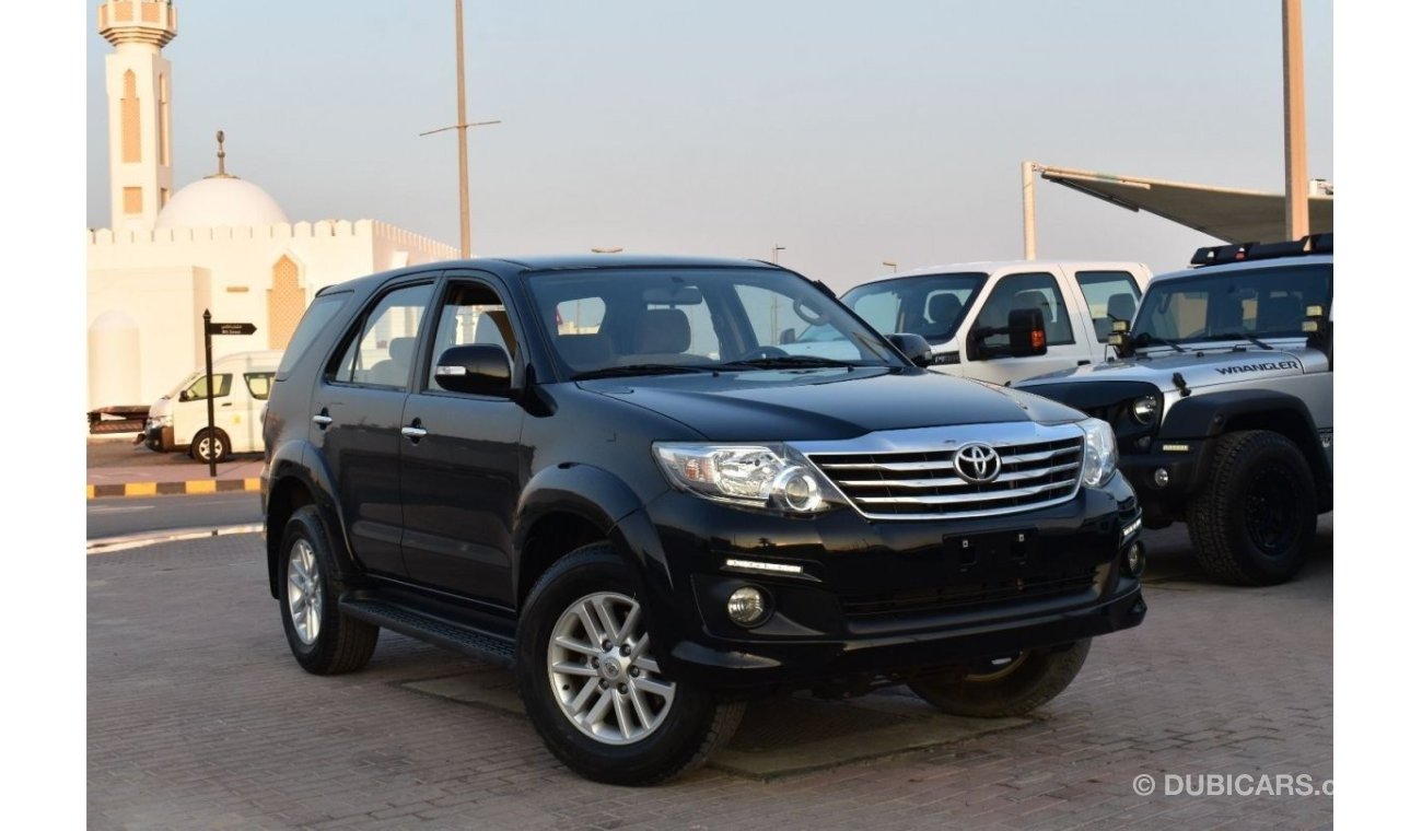 Toyota Fortuner 2015 | TOYOTA FORTUNER EXR 5 DOORS | AUTOMATIC TRANSMISSION | GCC | VERY WELL-MAINTAINED | SPECTACUL