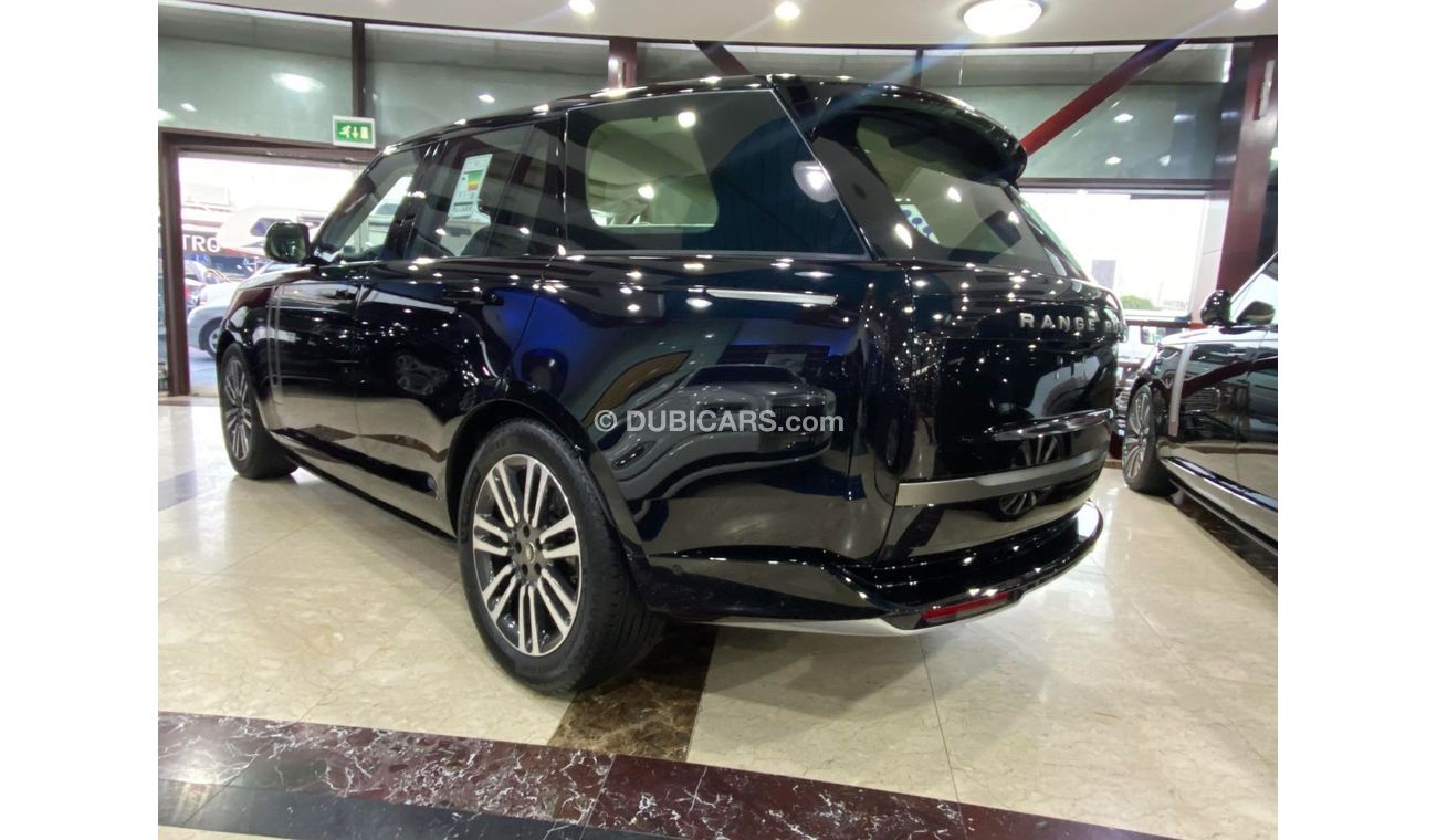 Land Rover Range Rover BRAND NEW GCC SPEC UNDER WARRANTY AND SERVICE CONTRACT