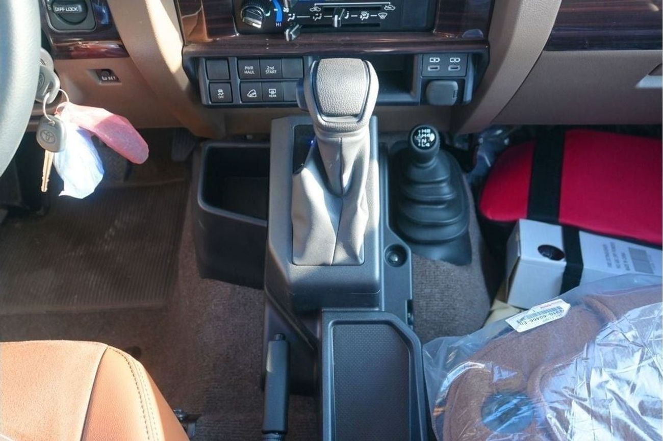 Toyota Land Cruiser 70 Toyota Land Cruiser Hard Top LC71 SHORT CHASE 4.0L Petrol AT