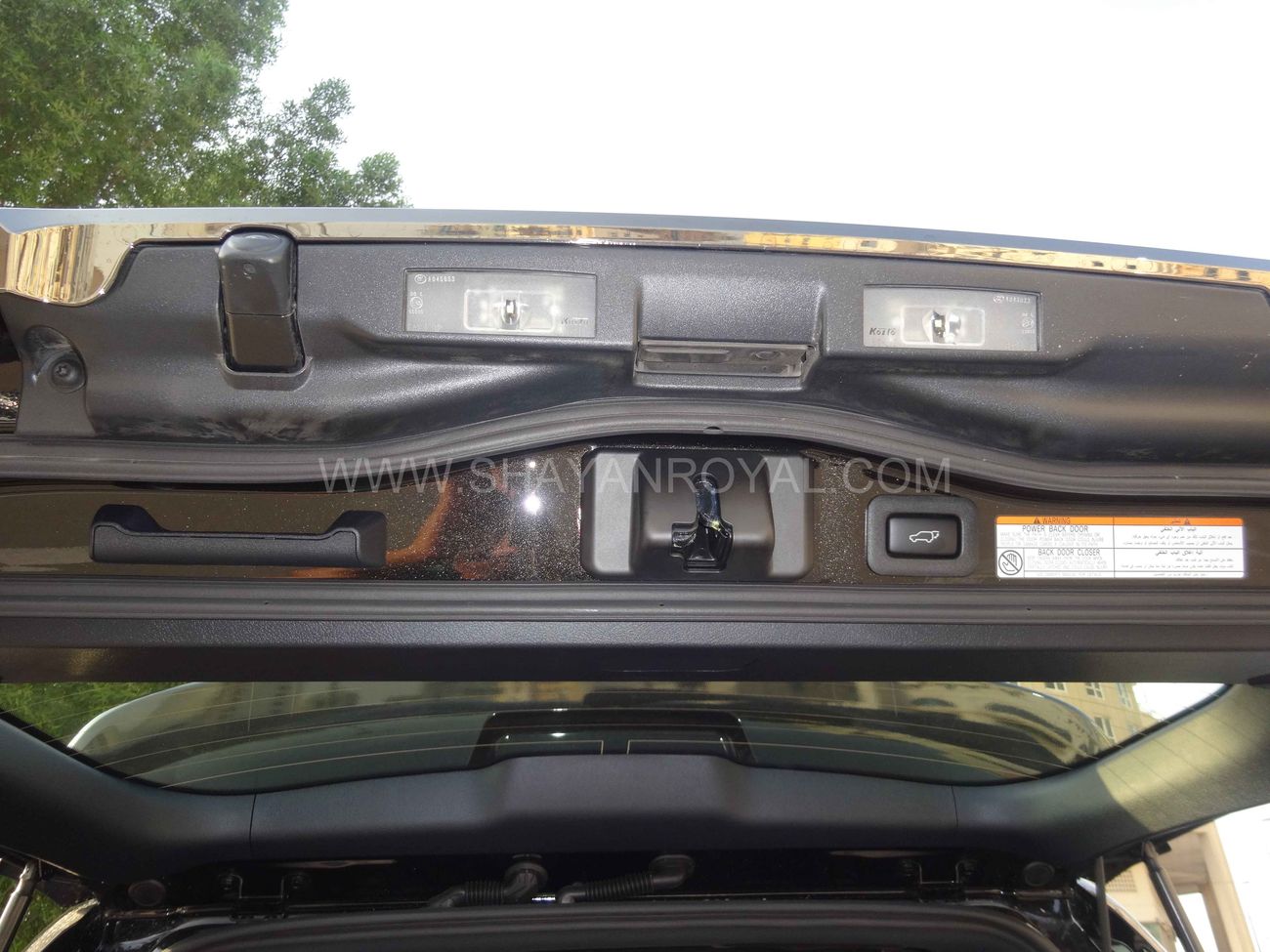 Lexus LX 570 BLACK EDITION " KURO " Full Option MY2020 ( NOT FOR SALE IN GCC COUNTRY )