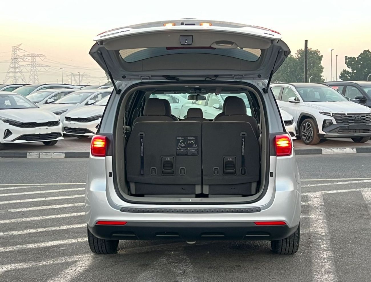 Kia Sedona 2021 Kia Sedona LX Mid Option – 3.3L V6 – 7 Seater –