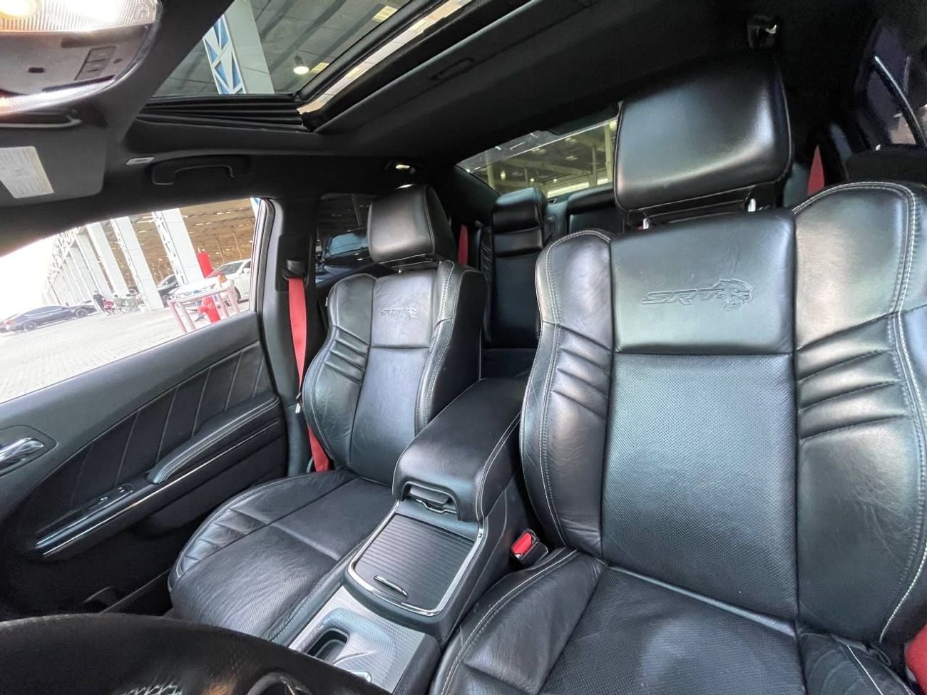 Dodge Charger HELLCAT 707HP / 6.2L V8 / LOW MILEAGE / SUNROOF / LEATHER SEATS / BLIND SPOTS / REMOTE START