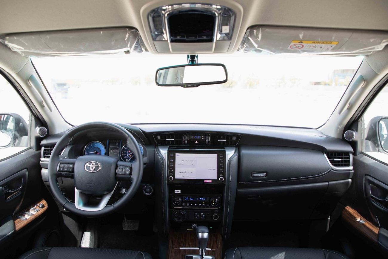 Toyota Fortuner 2023 Toyota Fortuner 4.0 WP Adventure - Platinum White Pearl Inside Black