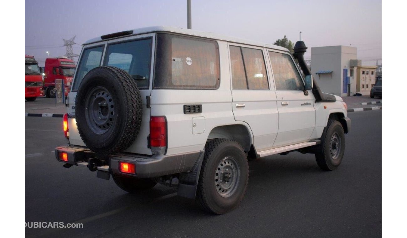 تويوتا لاند كروزر 76 HARDTOP V8 DIESEL WITH DIFF. LOCK