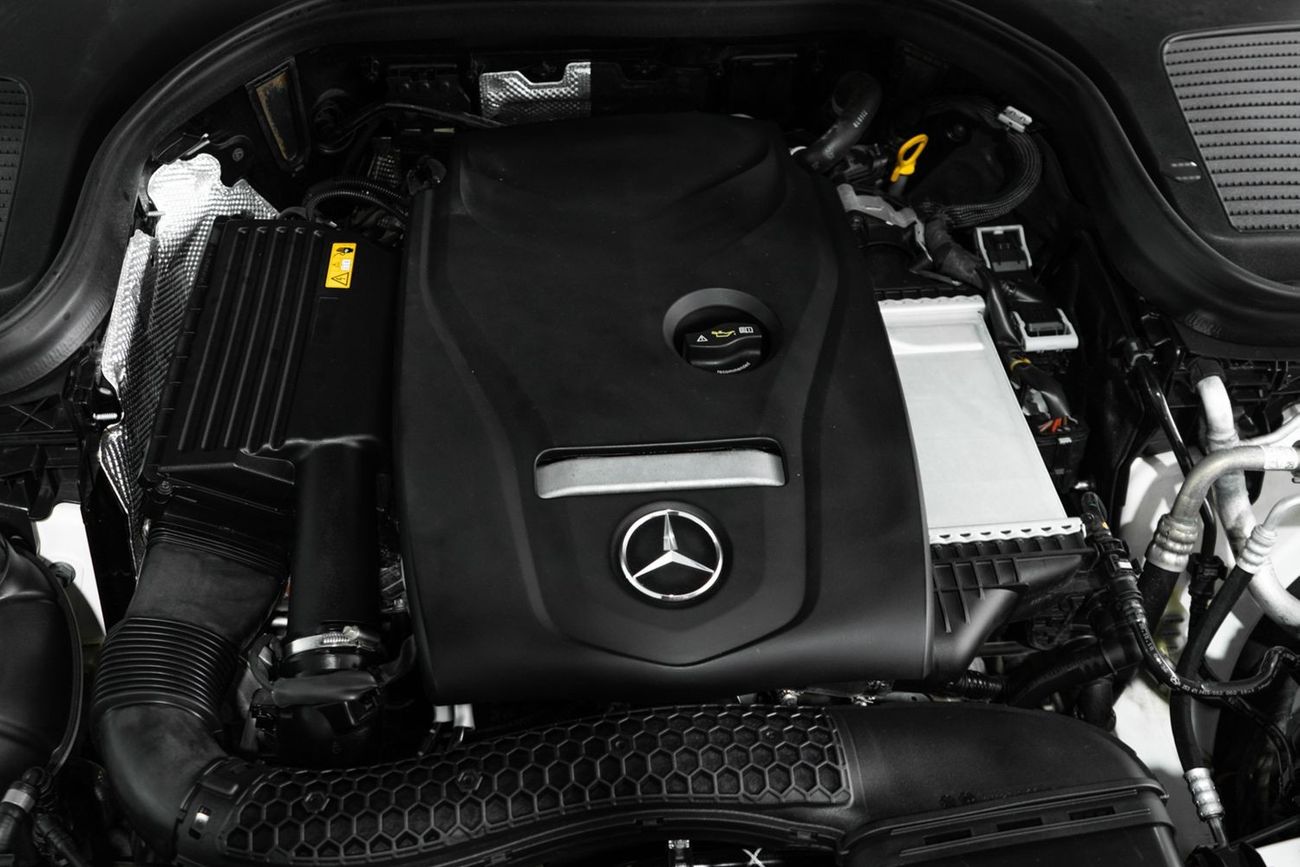 مرسيدس بنز GLC 250 4MATIC