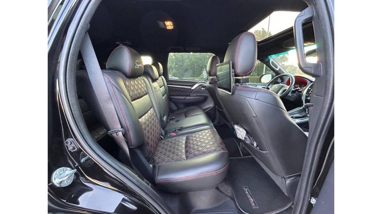 Mitsubishi Montero GLS Premium Montero Sport signature edition 2019 GCC 2Keys // Low mileage // Full option // perfect