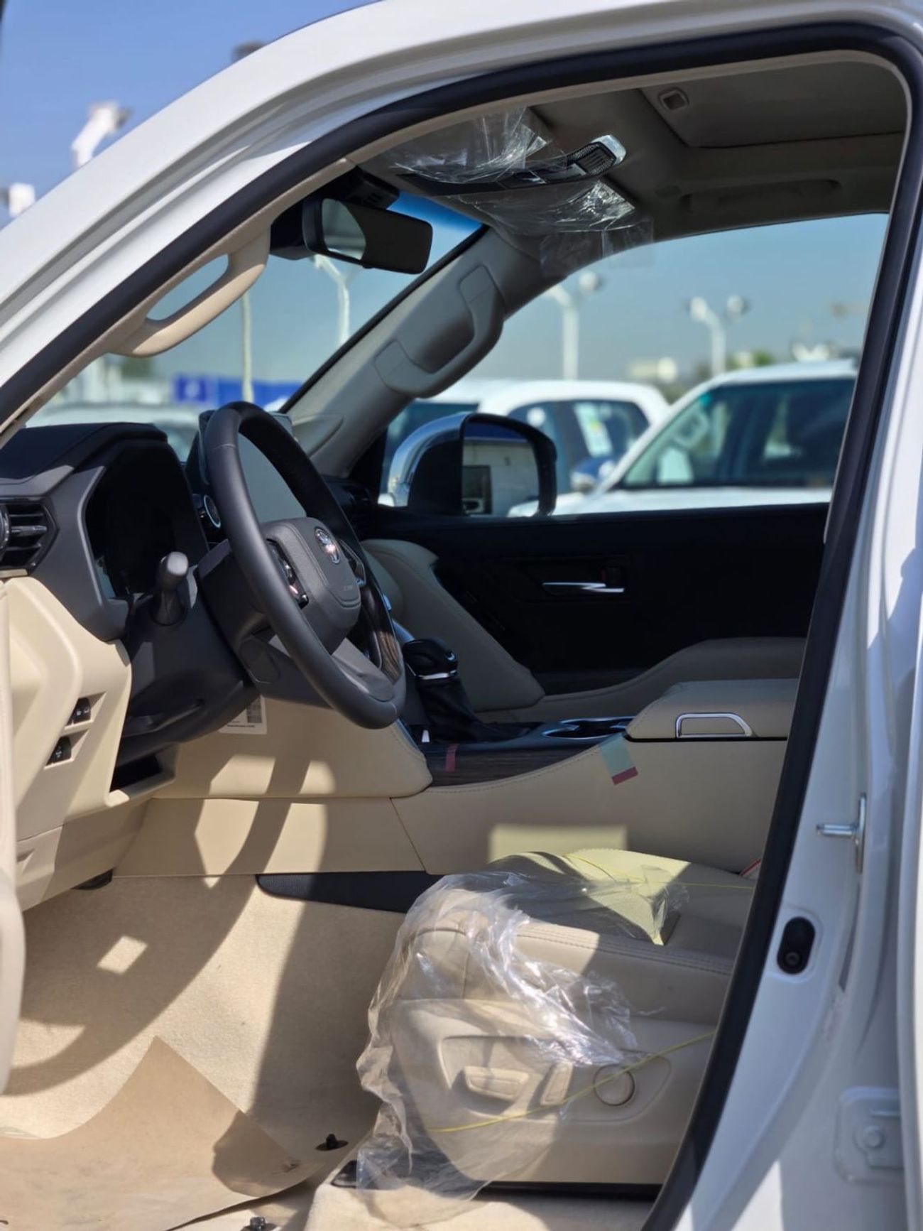 Toyota Land Cruiser LC300 4.0L VXR PETROL A/T 7 SEATER FULL OPTION